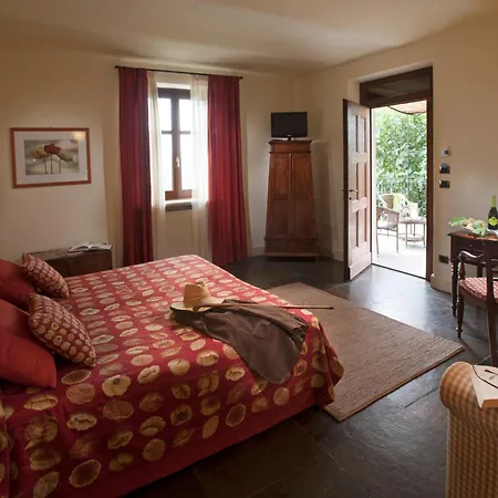 Tiboldi Farm stay *